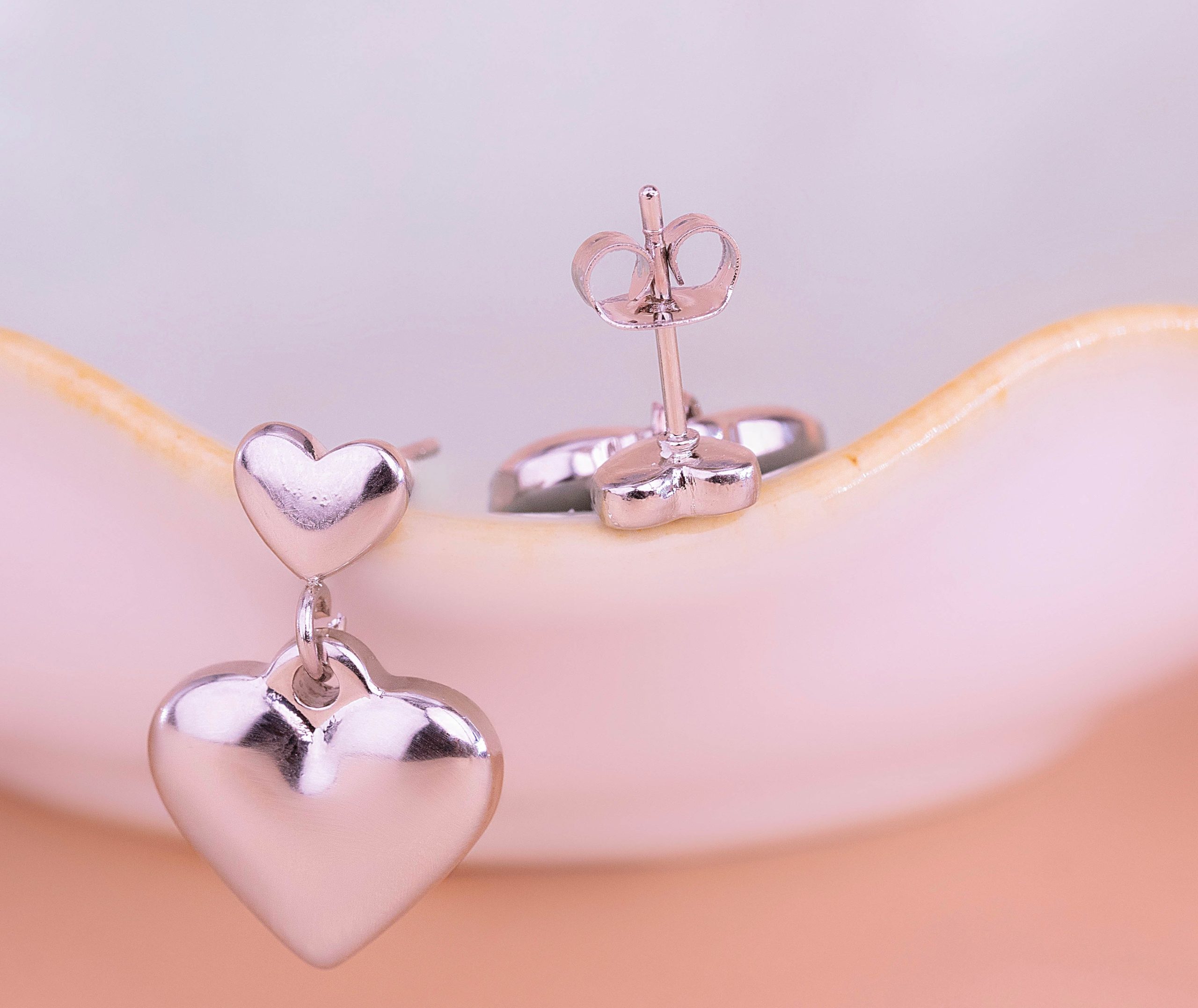 Aretes Corazones Plateados
