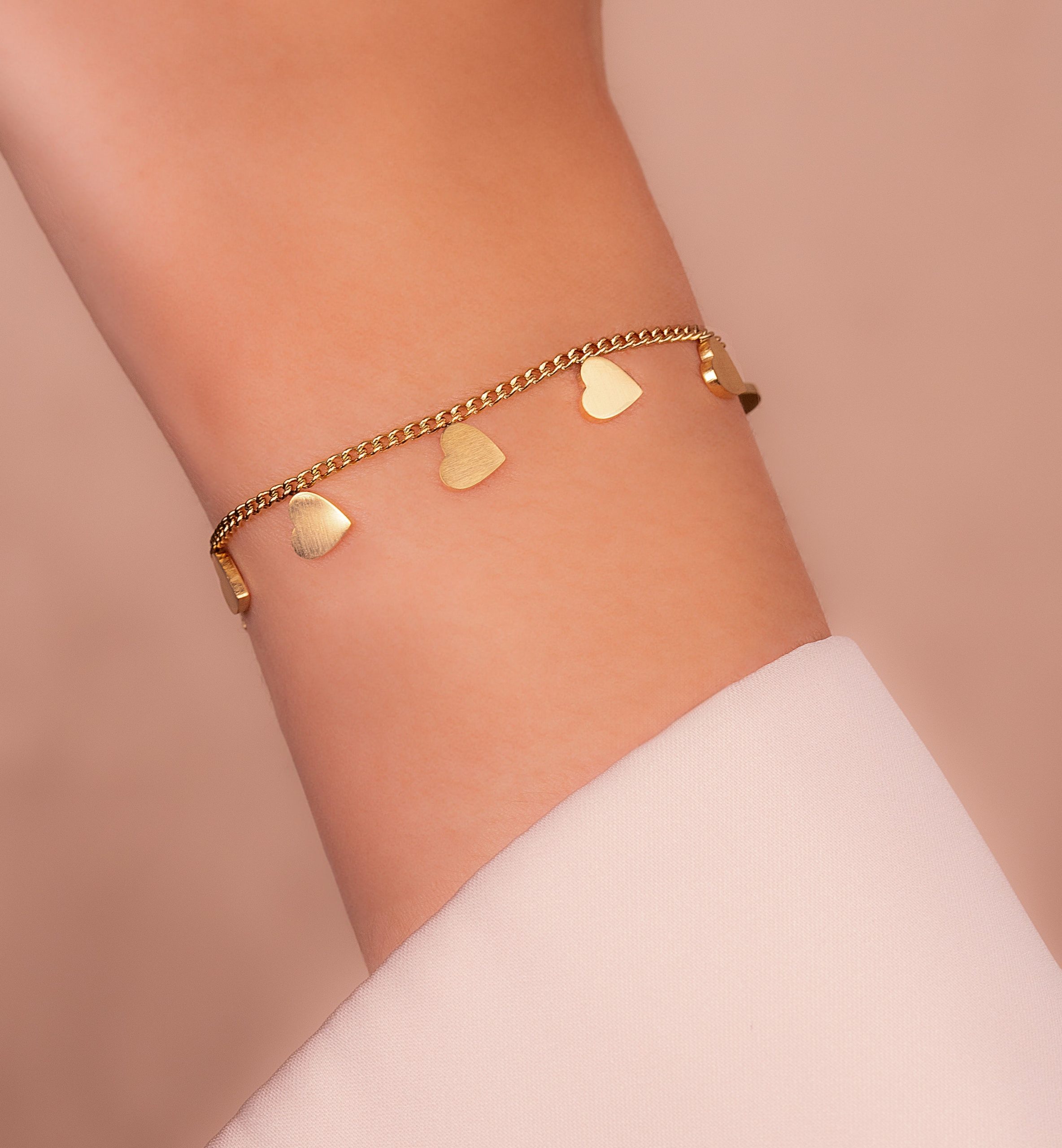 Pulsera Corazones Dorada