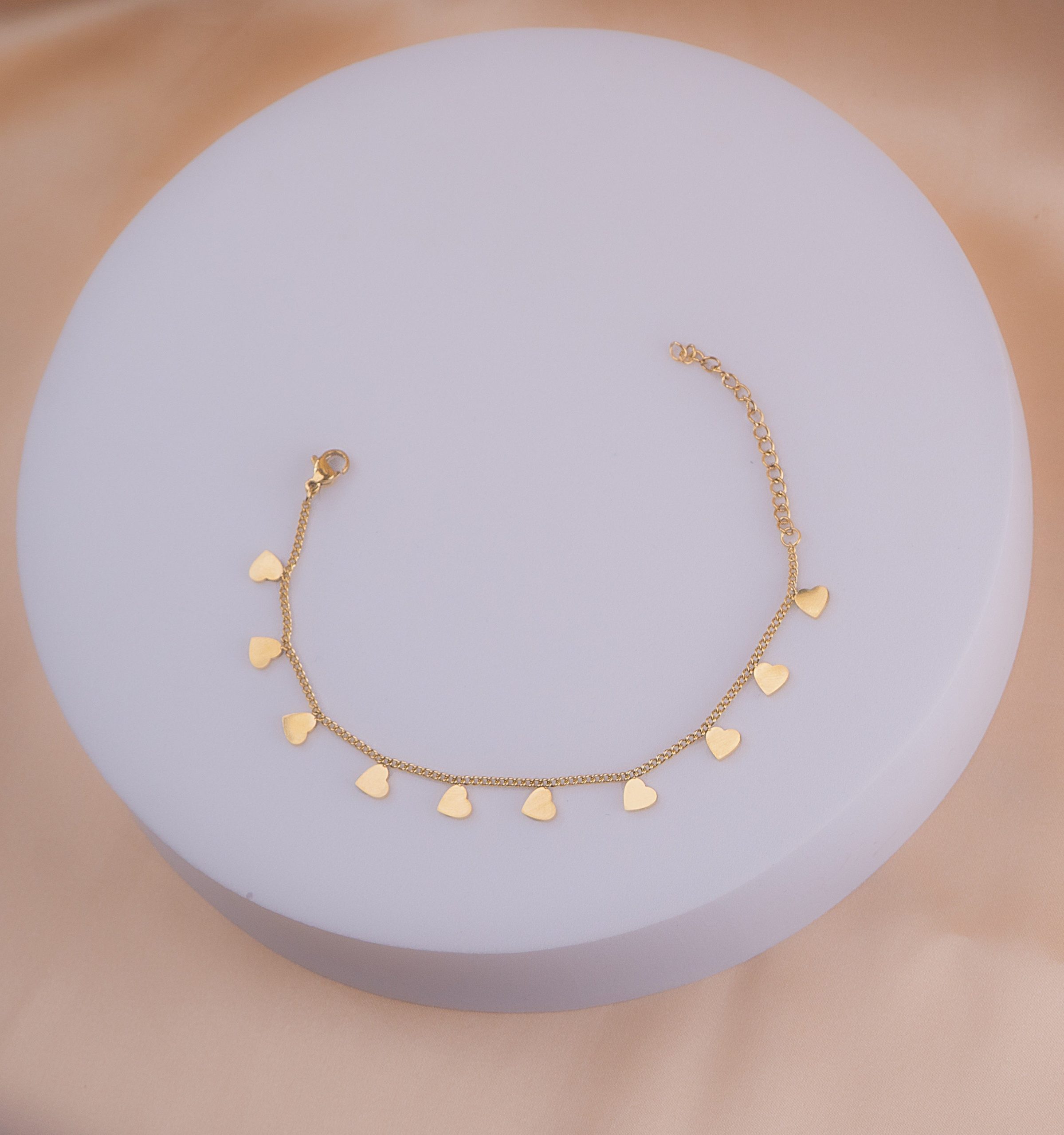 Pulsera Corazones Dorada