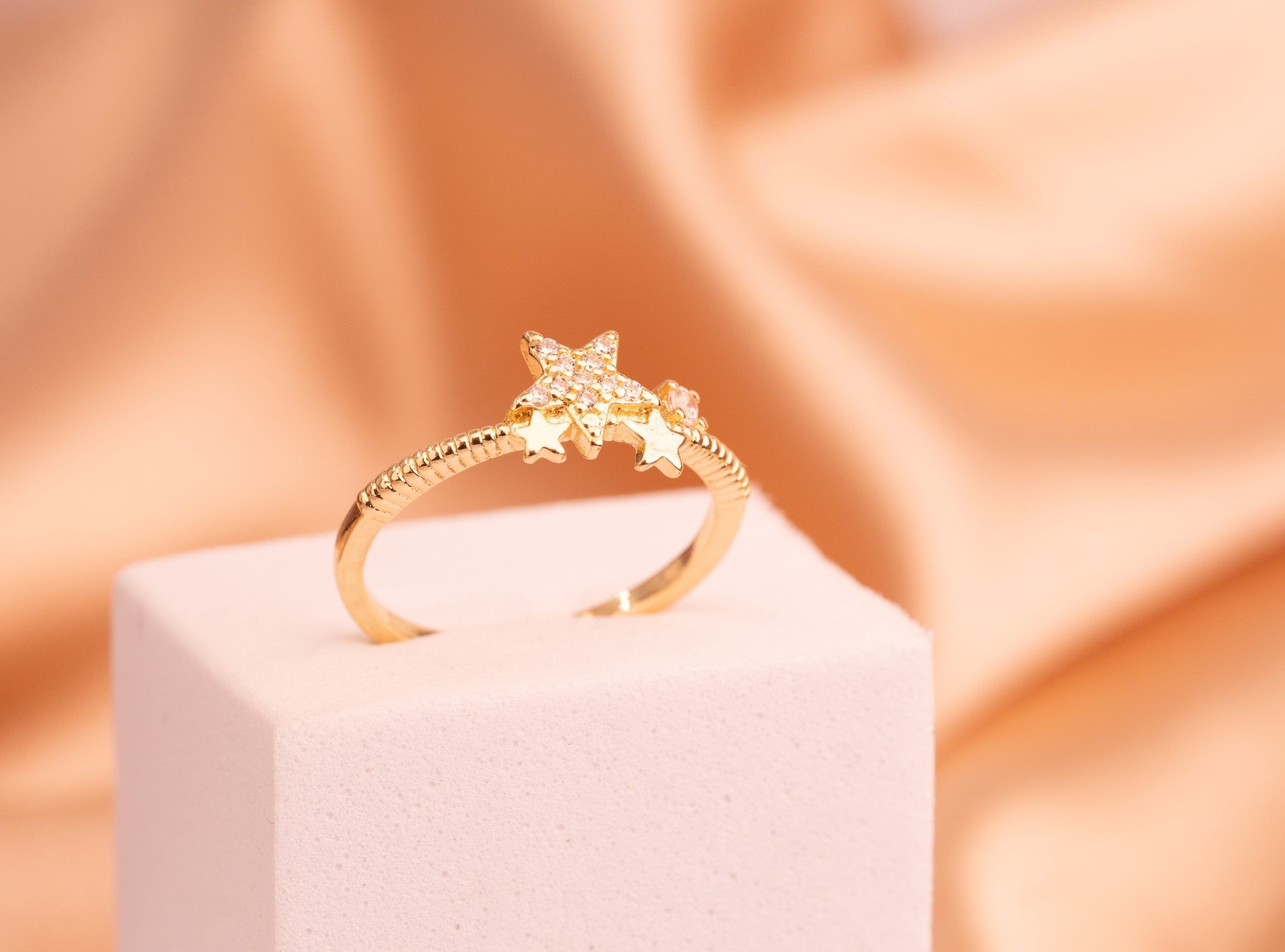 Anillo Estrellas Dorado