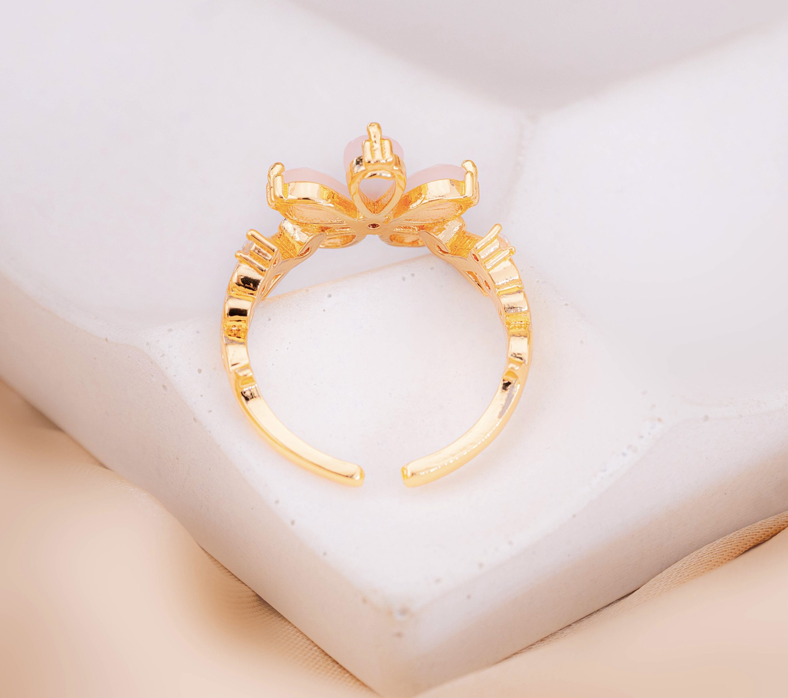 Anillo Azaria