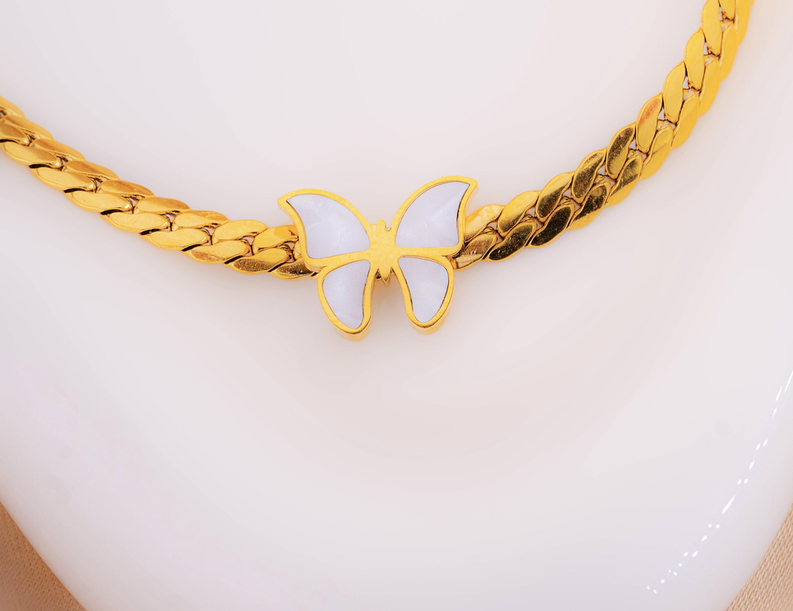 Collar Mariposa Dorado