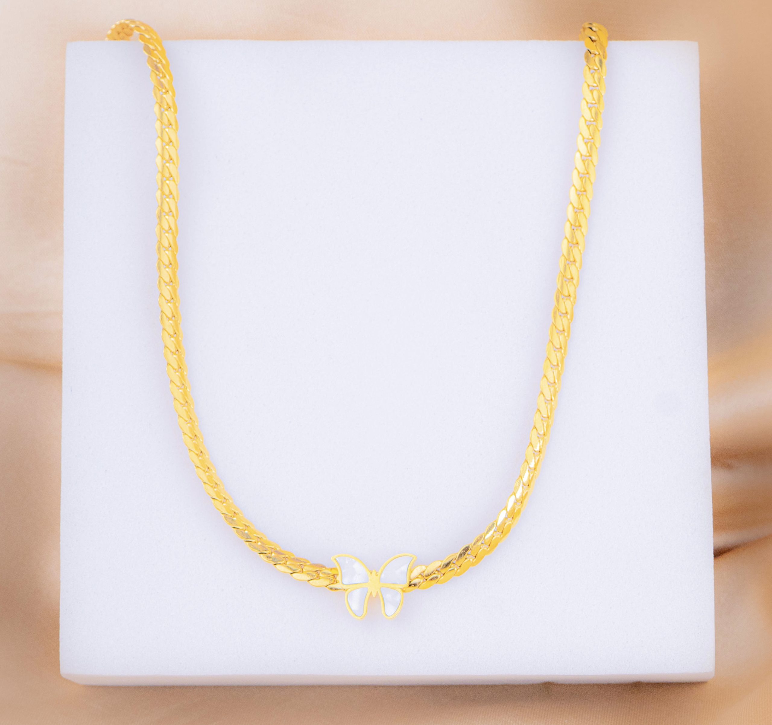 Collar Mariposa Dorado