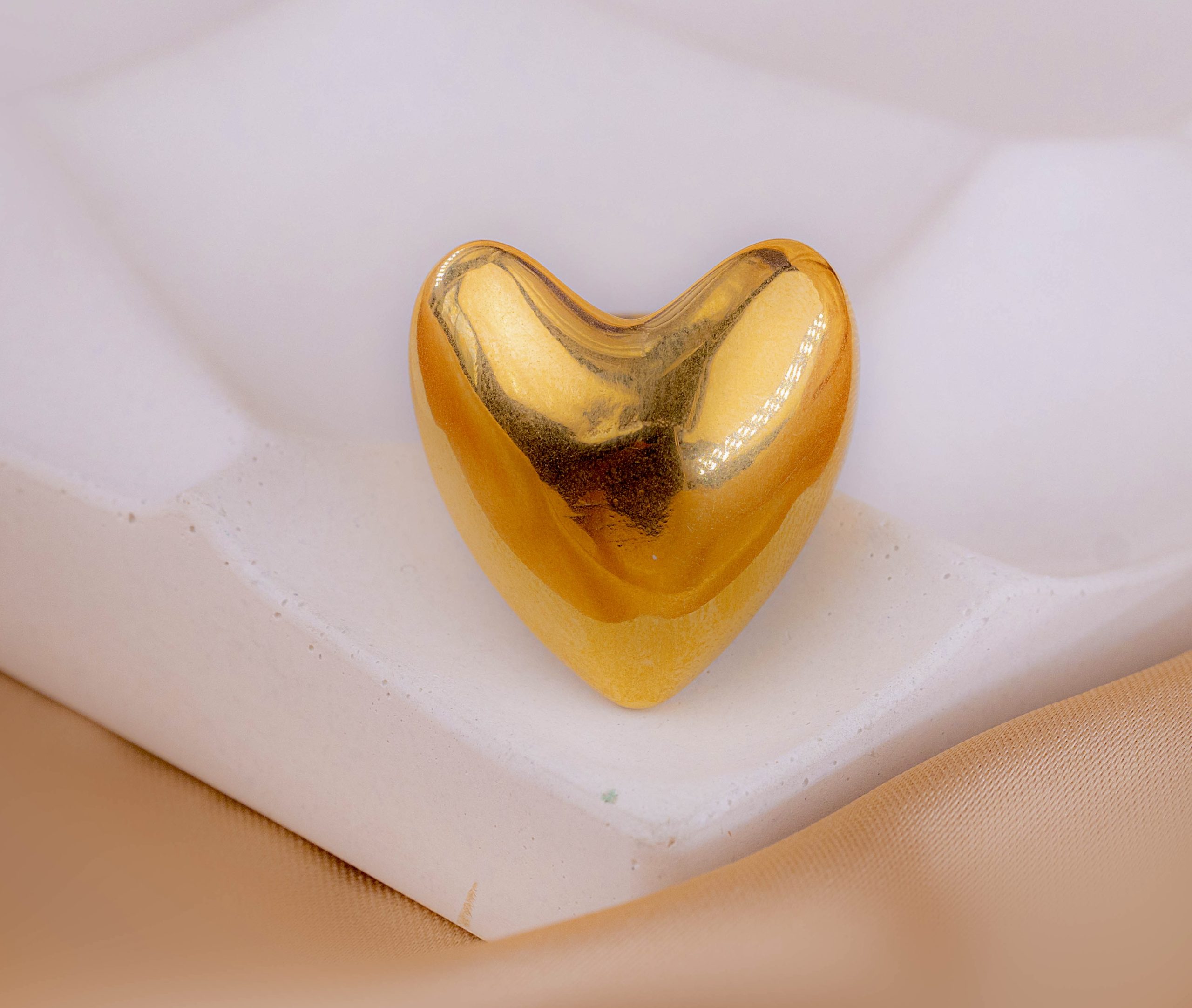 Anillo Corazón Liso Dorado Talla 7