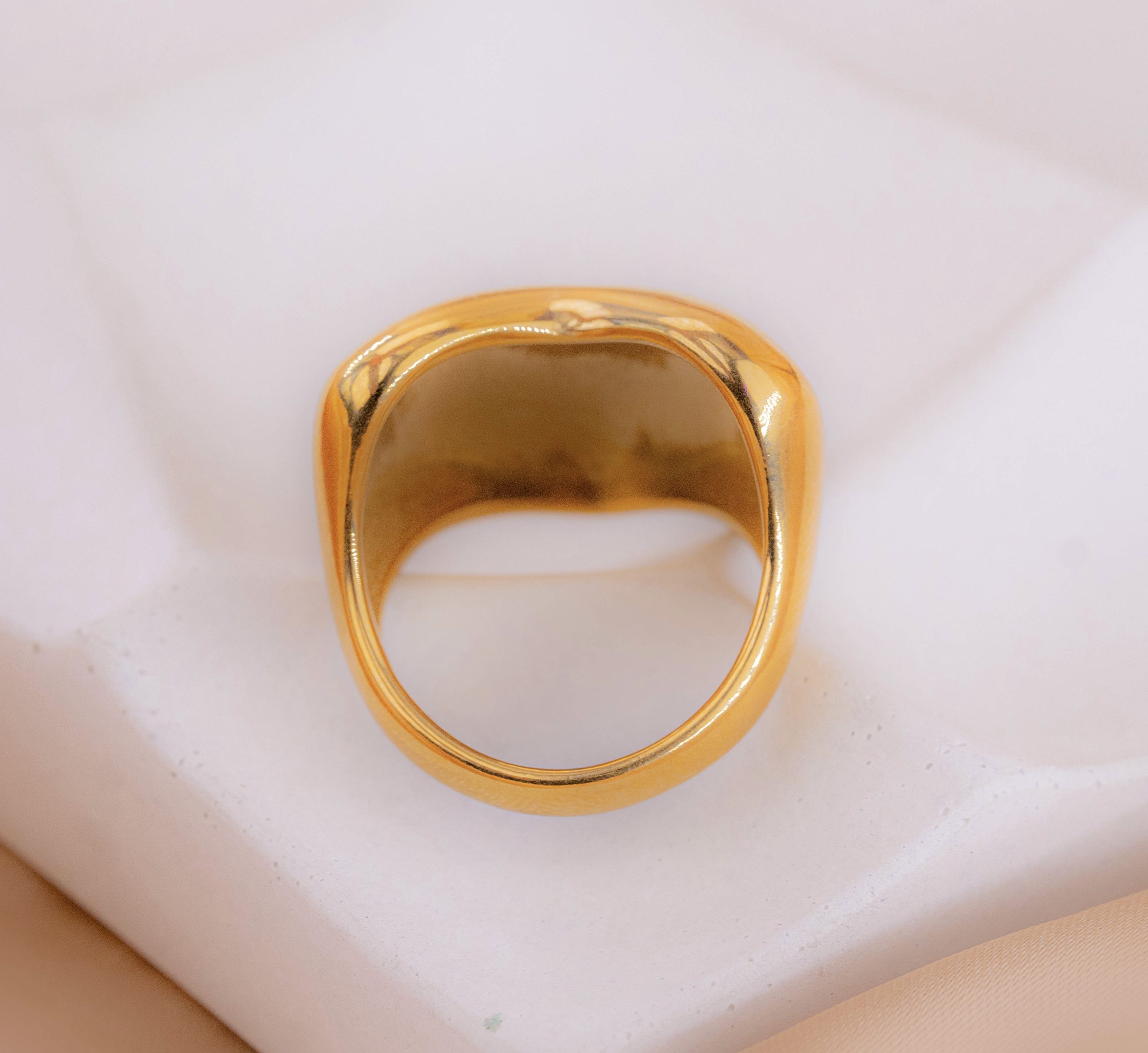 Anillo Corazón Liso Dorado Talla 7
