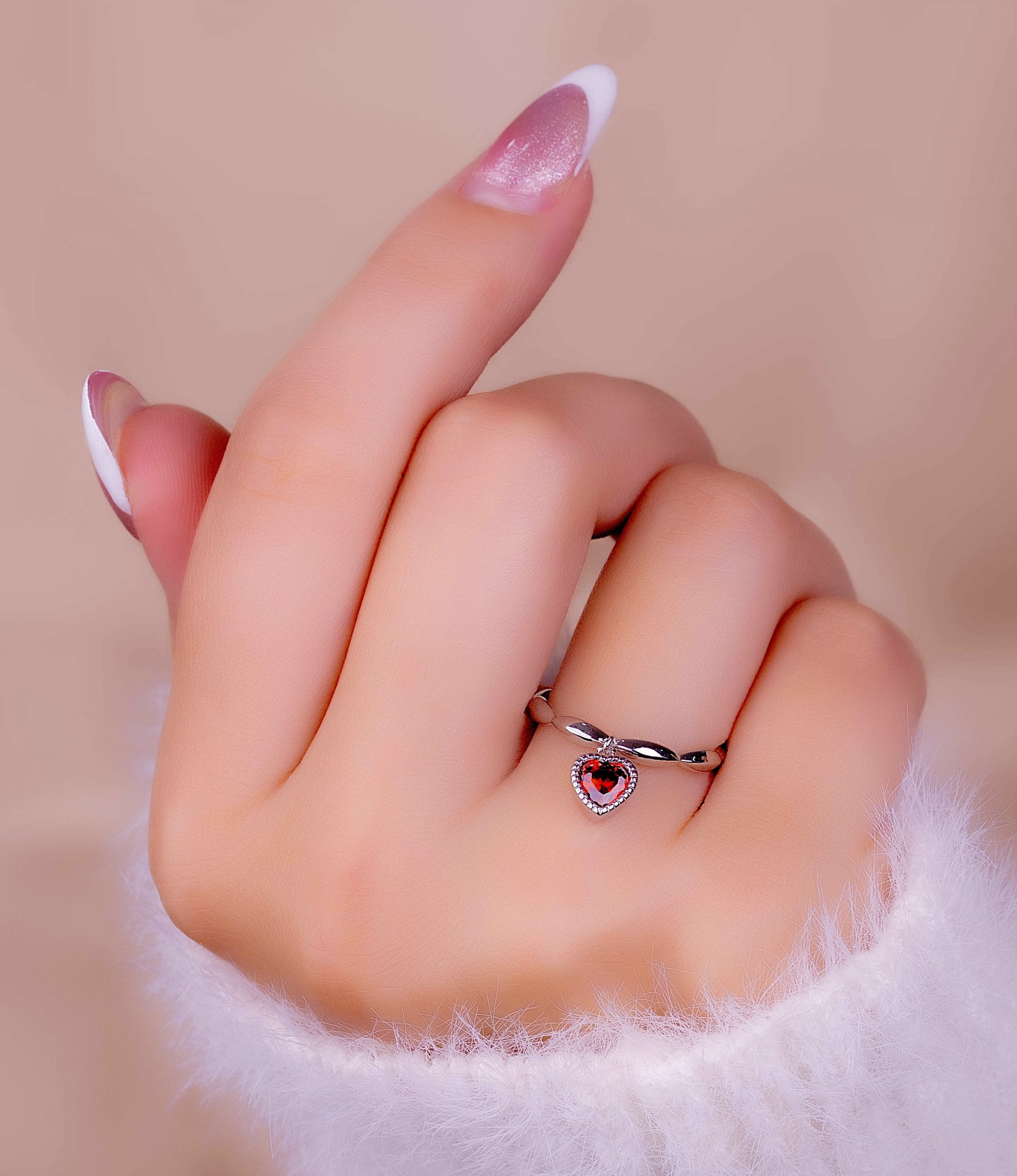 Anillo Corazón Rubí