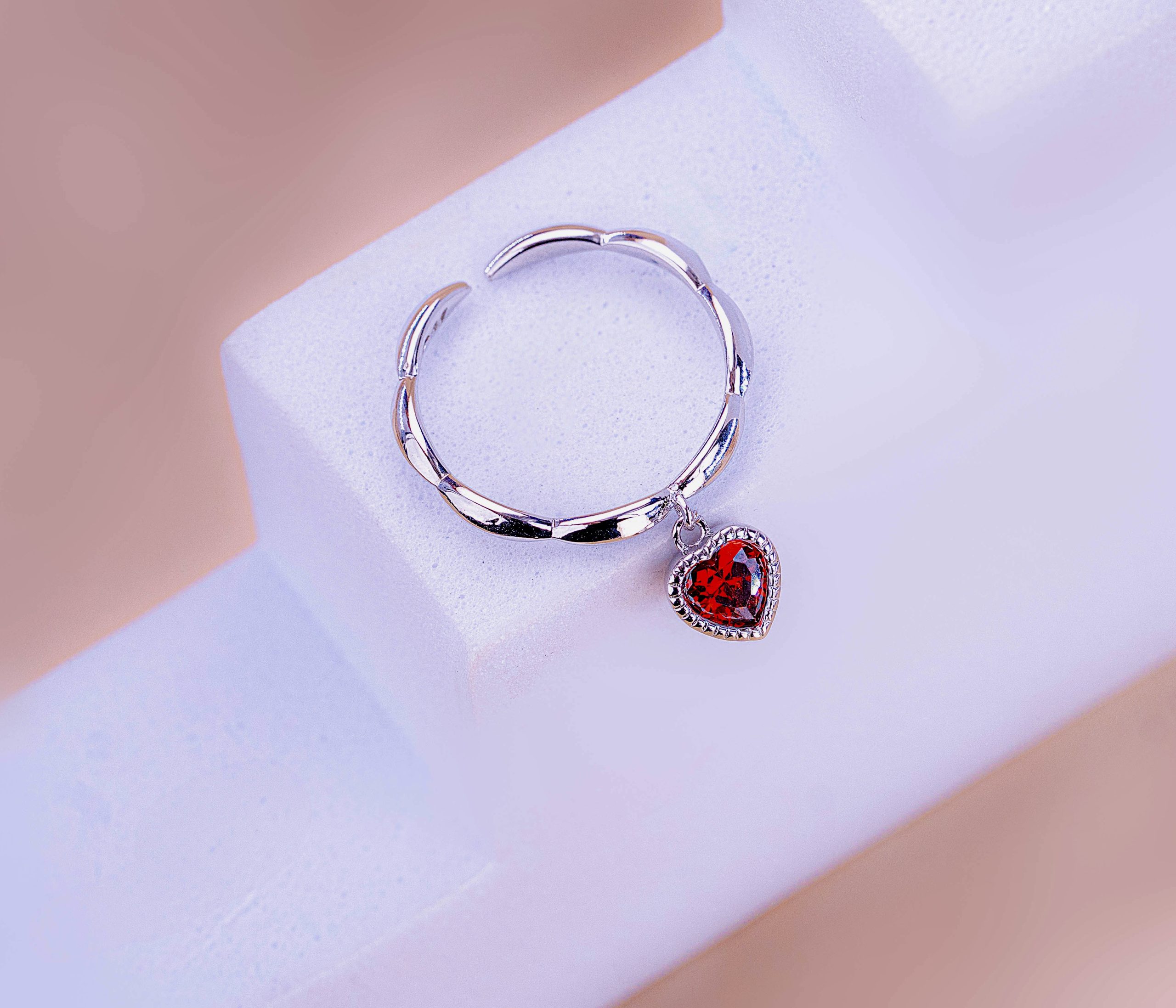Anillo Corazón Rubí