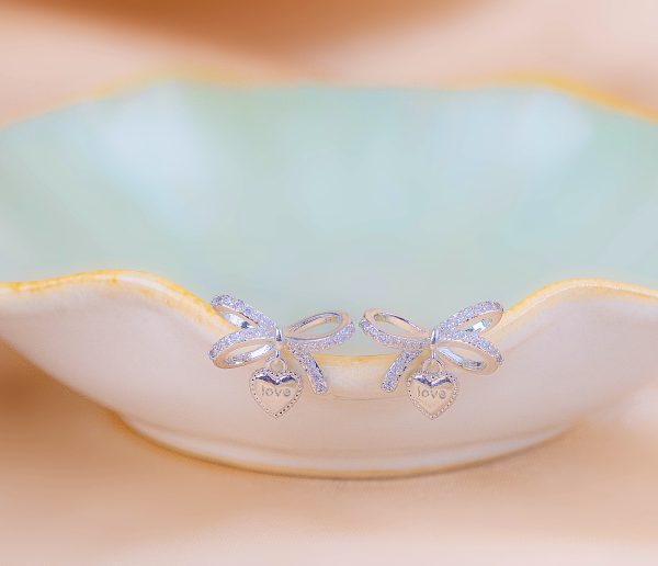 Aretes Lazo Corazón Plateado