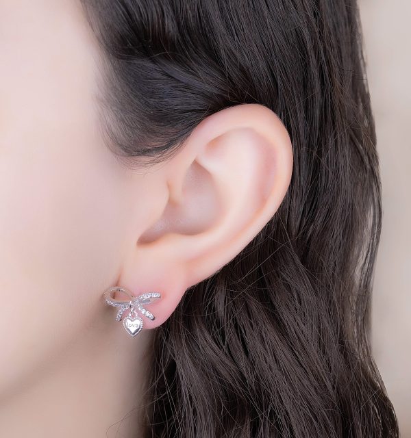 Aretes Lazo Corazón Plateado