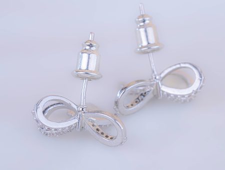 Aretes Lazo Corazón Plateado