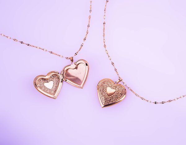 Relicario Corazón Grabado Dorado