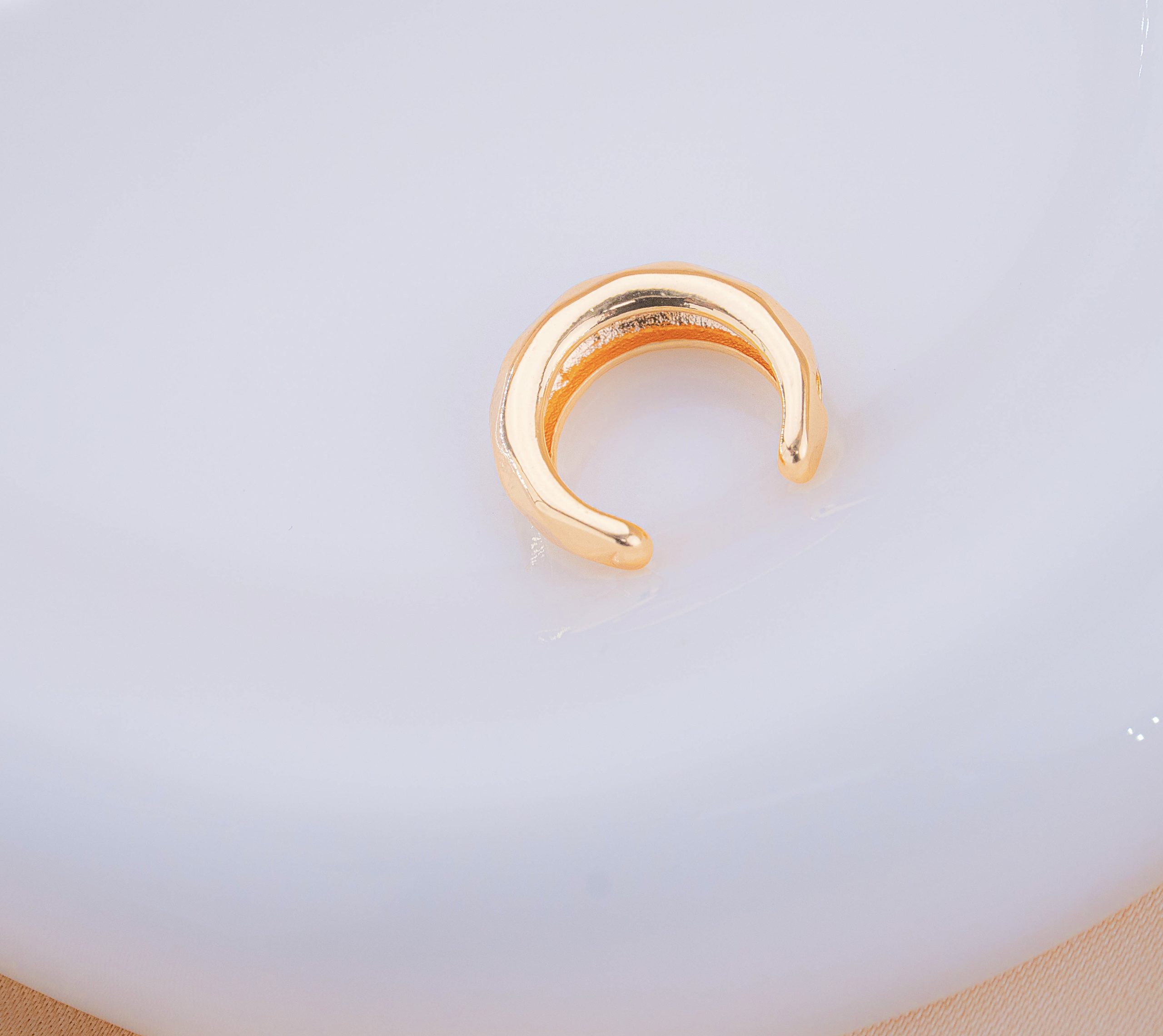 Ear Cuff Arista Dorado