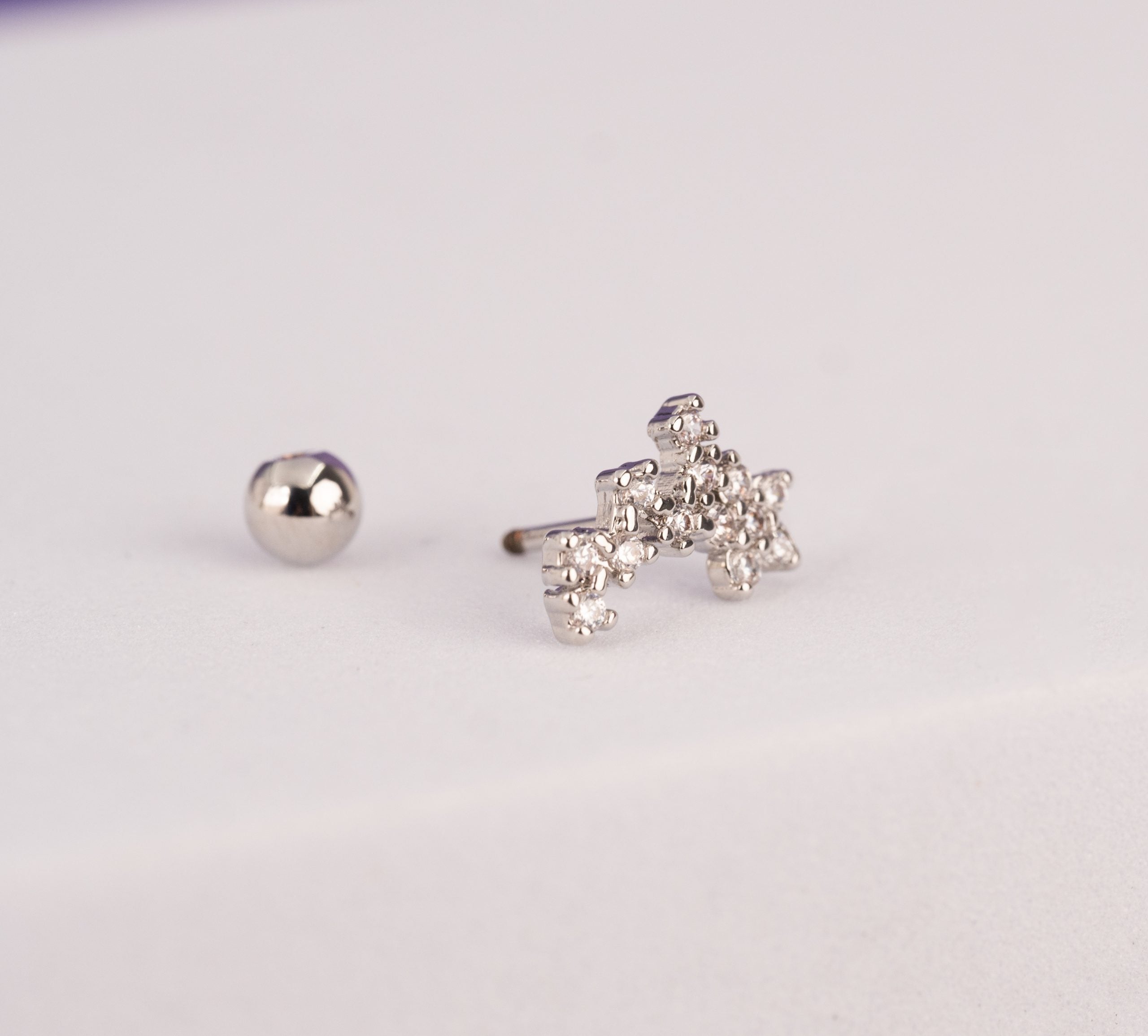 Piercing Camelia Plateado