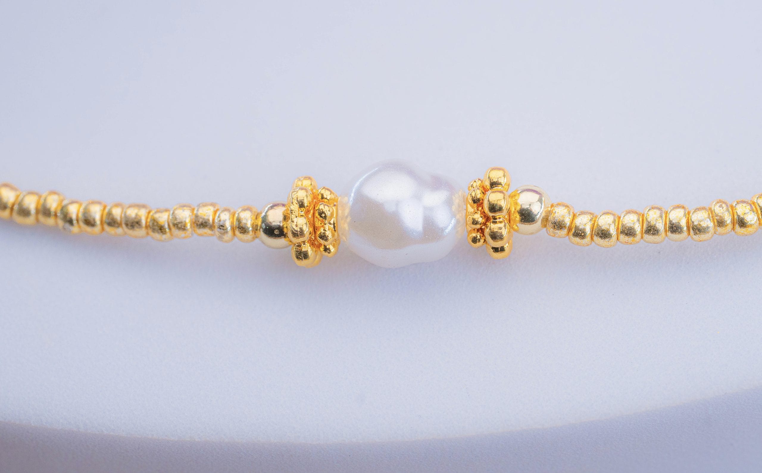 Pulsera Perla Dorada